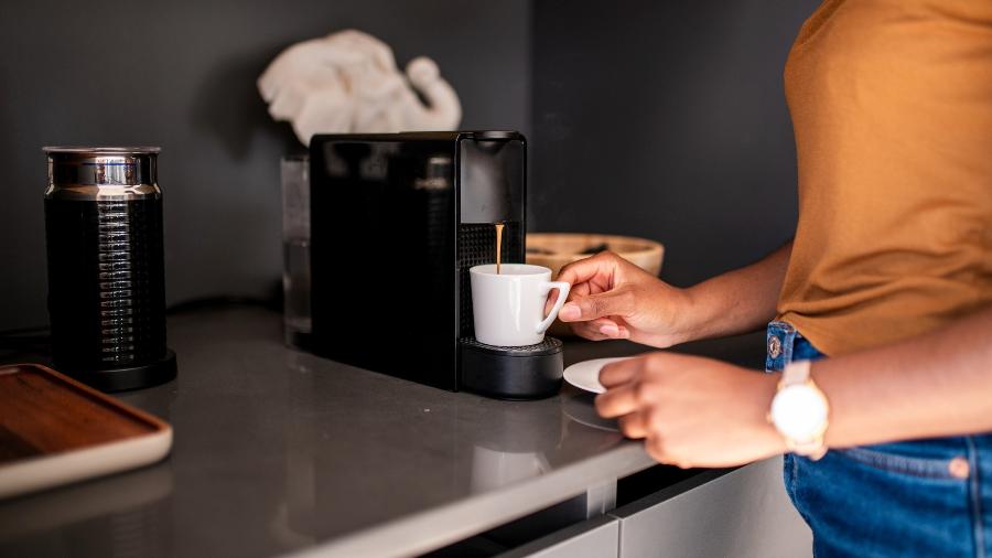 cafeteira-eletrica-para-cafe-em-capsulas-1623764865160_v2_900x506