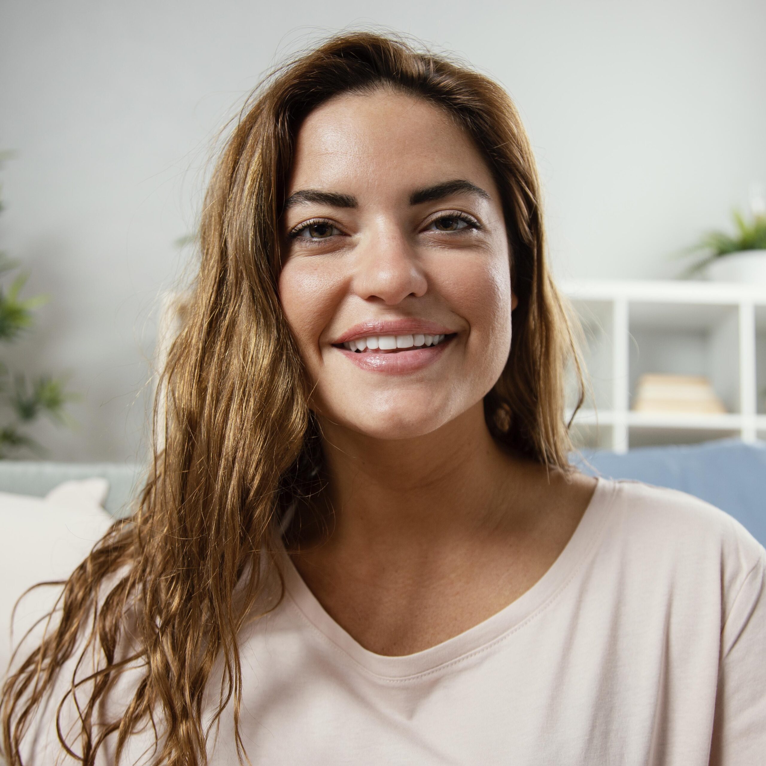 portrait-smiley-woman